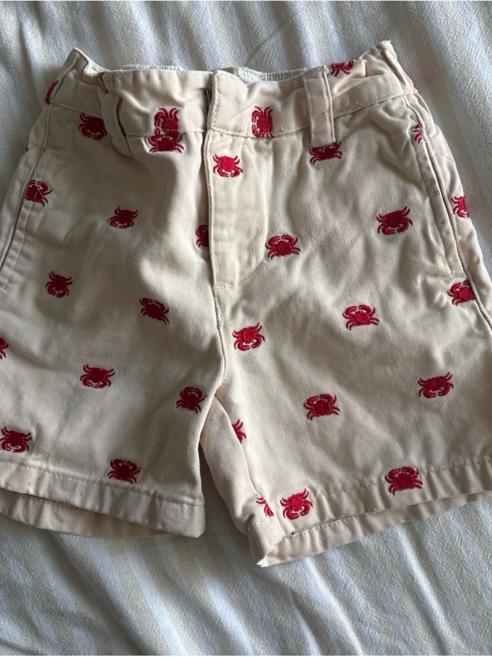 GAP Cream Shorts with Red Crab Embroidery
